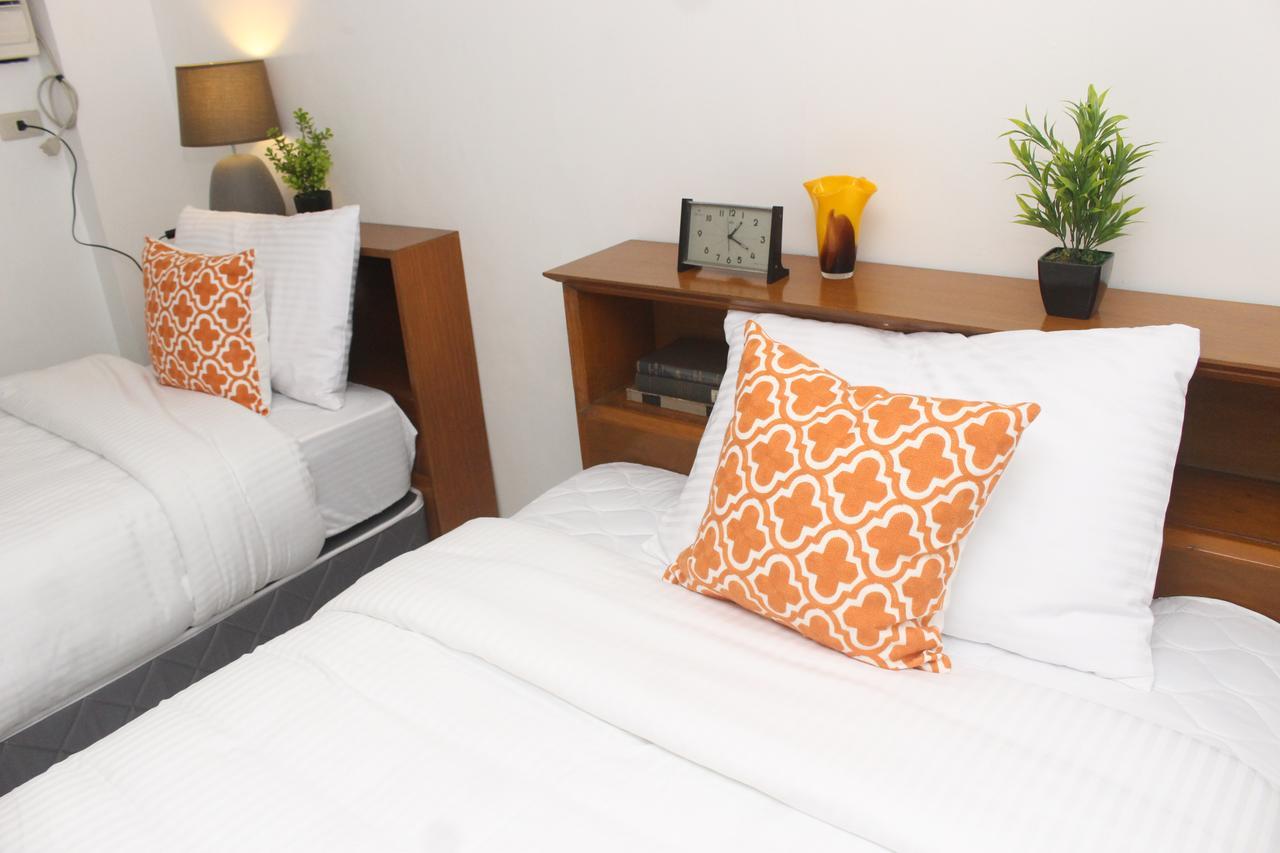 The White Bed And Breakfast Bacolod Exterior foto