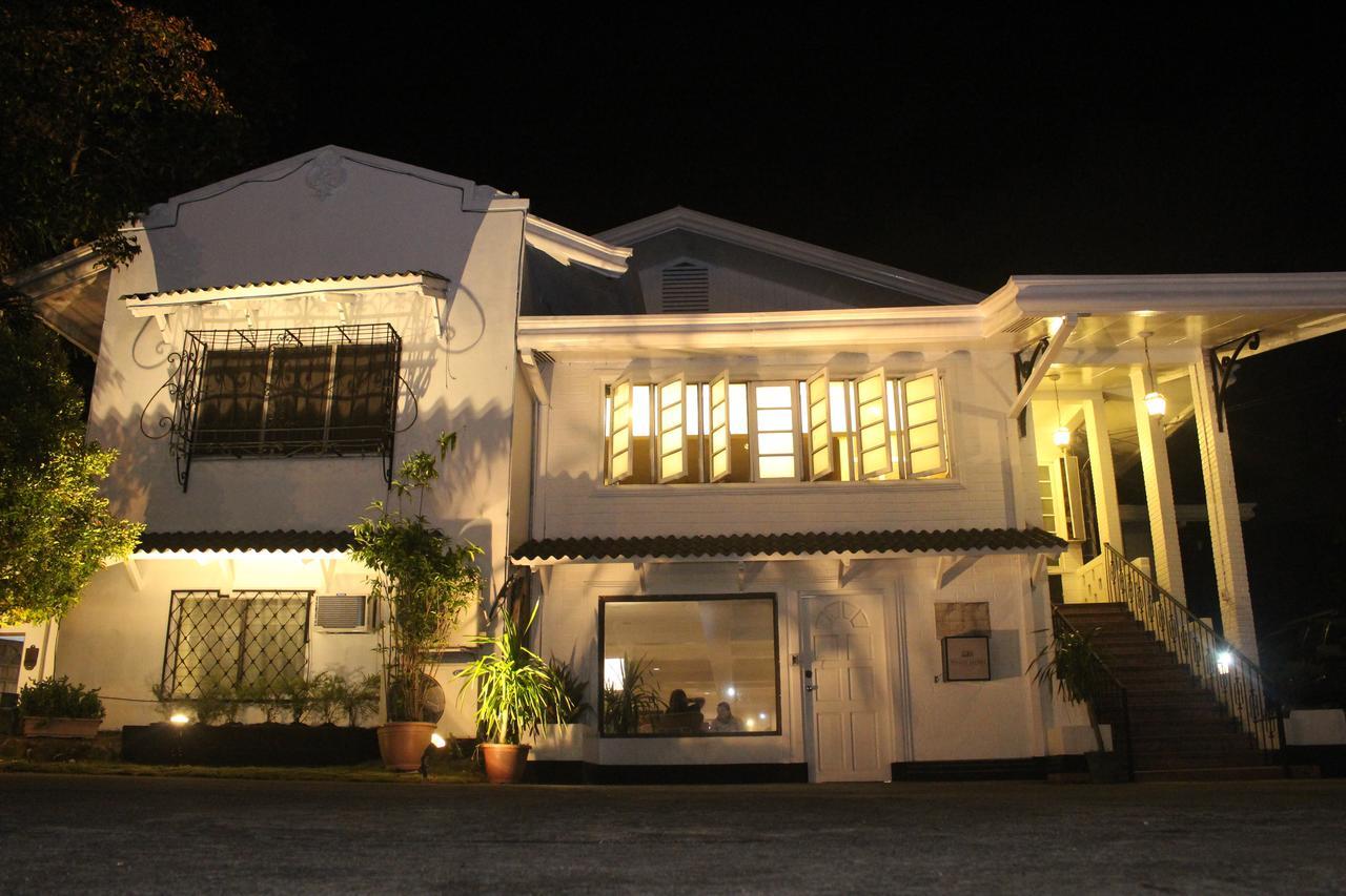 The White Bed And Breakfast Bacolod Exterior foto